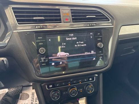 Used 2019 Volkswagen Tiguan SE w/ Panoramic Sunroof Package FWD image 19