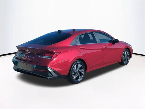 Used 2025 Hyundai Elantra SEL FWD image 5