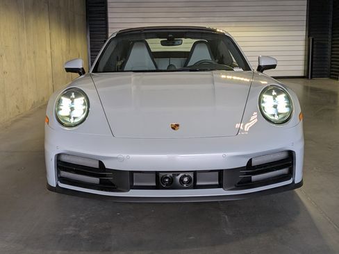 Certified 2025 Porsche 911 Carrera image 9