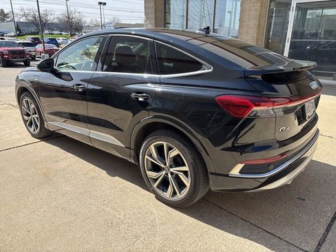 Used 2023 Audi Q4 e-tron Premium Plus image 3