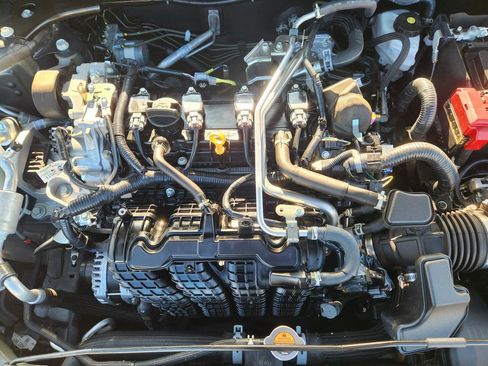 Used 2025 Nissan Altima 2.5 SV image 31