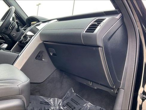 Used 2025 Land Rover Discovery Dynamic SE image 20