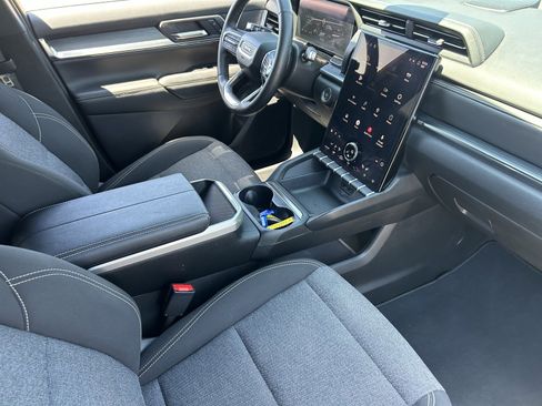 Used 2025 GMC Terrain Elevation AWD/4WD image 13