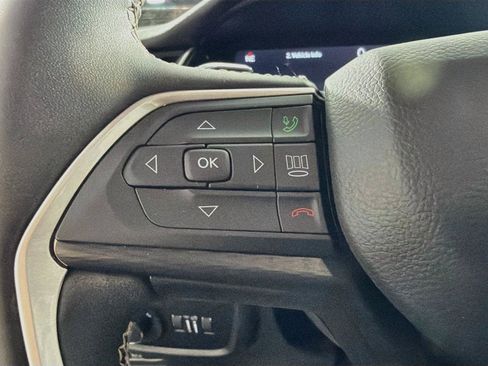Used 2023 Jeep Grand Cherokee Altitude AWD/4WD image 40