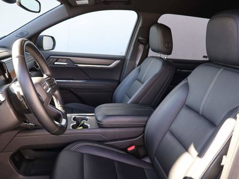 Used 2024 GMC Acadia Elevation image 9