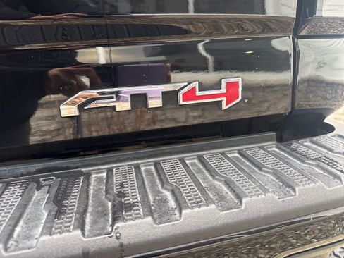 Used 2025 GMC Sierra 2500 AT4 w/ AT4 Premium Plus Package image 13