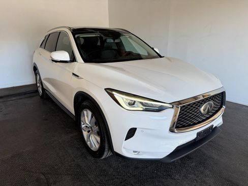 Used 2019 INFINITI QX50 Essential AWD/4WD image 2