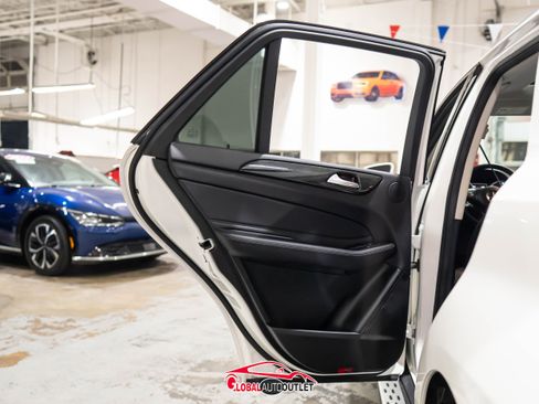 Used 2016 Mercedes-Benz GLE 350 w/ Premium Package image 44