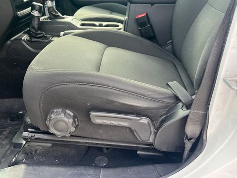 Used 2020 Jeep Wrangler Unlimited Willys image 28