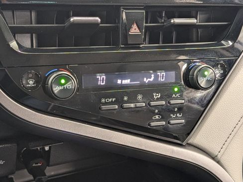 Used 2022 Toyota Camry SE image 24