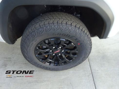 New 2026 GMC Canyon Elevation w/ Convenience Package image 11