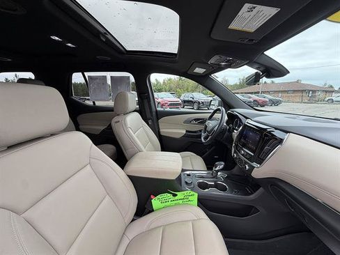 Used 2023 Chevrolet Traverse LT w/ LT Premium Package AWD/4WD image 16