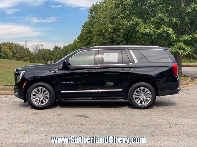 Used 2025 GMC Yukon Denali AWD/4WD image 4