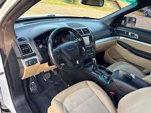 Used 2016 Ford Explorer XLT w/ Equipment Group 201A AWD/4WD image 15