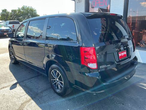 Used 2016 Dodge Grand Caravan SXT FWD image 5