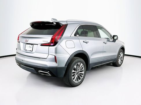 Used 2024 Cadillac XT4 Premium Luxury image 9