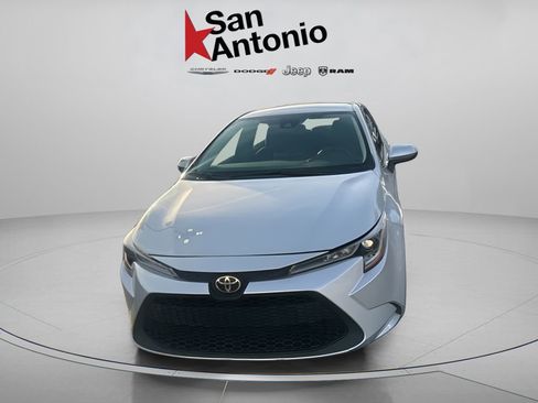 Used 2022 Toyota Corolla LE FWD image 5