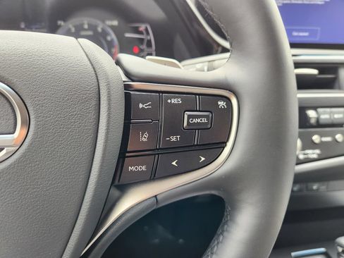 Used 2025 Lexus ES 350 w/ Premium Package FWD image 29