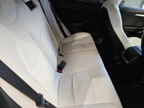 Used 2022 Tesla Model 3 RWD image 9