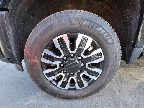 Used 2024 GMC Sierra 3500 Denali Ultimate AWD/4WD image 6
