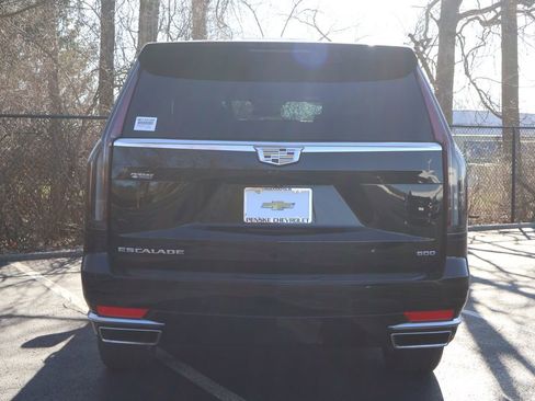 Used 2024 Cadillac Escalade ESV Luxury image 6