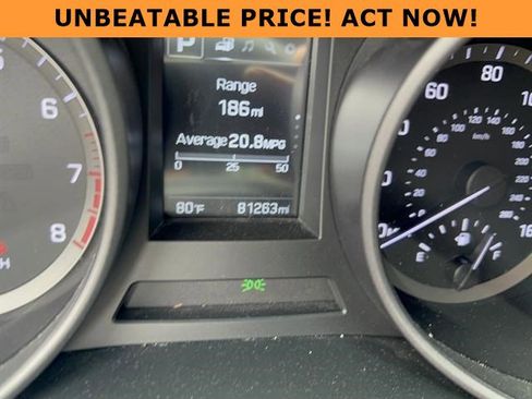 Used 2017 Hyundai Santa Fe Sport FWD image 1