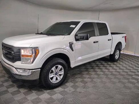 Used 2022 Ford F150 XL w/ Trailer Tow Package image 3