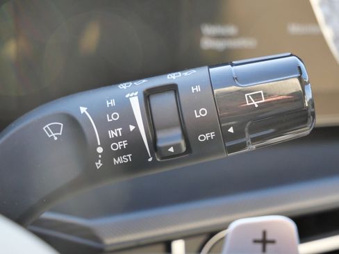 Certified 2025 Hyundai Santa Fe SEL image 34