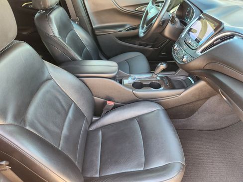 Used 2018 Chevrolet Malibu Premier w/ Premier Sun and Wheel Package image 12