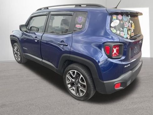 Used 2017 Jeep Renegade Latitude w/ Cold Weather Group image 3