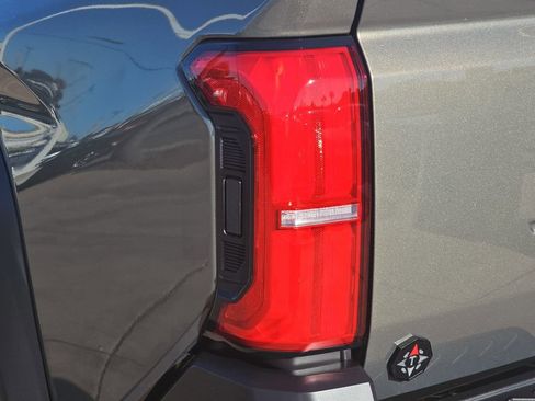 Used 2025 Toyota Tacoma Trailhunter image 39