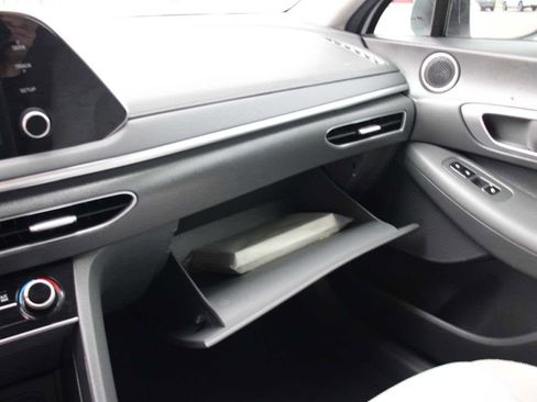 Used 2022 Hyundai Sonata SE w/ Preferred Accessory Package image 31