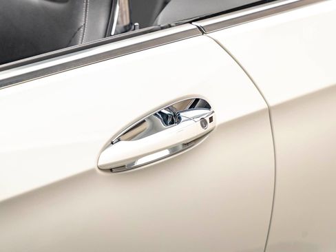 Used 2011 Mercedes-Benz E 550 Cabriolet image 19