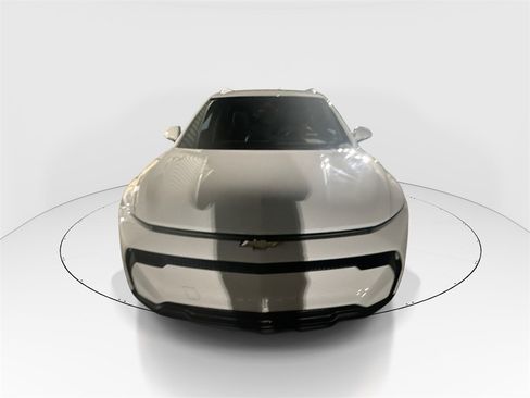 New 2026 Chevrolet Equinox EV LT image 3