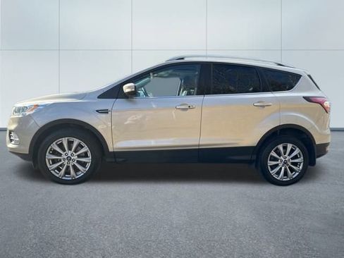 Used 2017 Ford Escape Titanium image 10