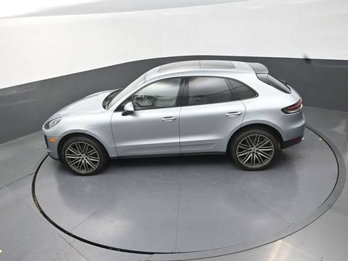 Used 2019 Porsche Macan AWD/4WD image 26