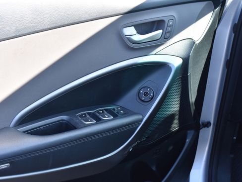 Used 2016 Hyundai Santa Fe Limited w/ Option Group 04 image 25