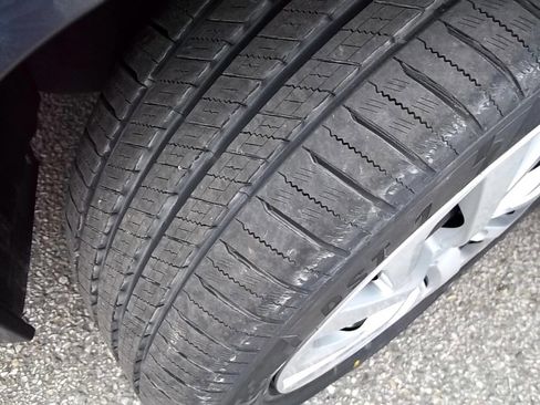 Used 2017 Toyota Corolla LE image 21