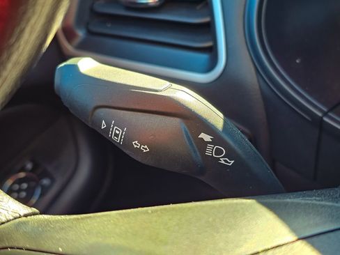 Used 2022 Ford Edge SE w/ Black Appearance Package image 17