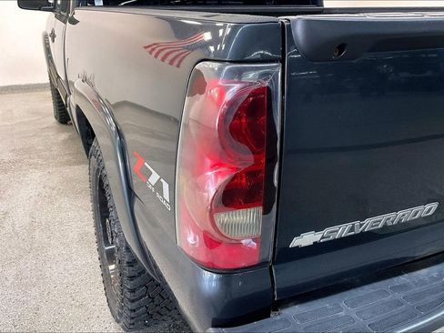 Used 2005 Chevrolet Silverado 1500 LS w/ Light Duty Power Package AWD/4WD image 21