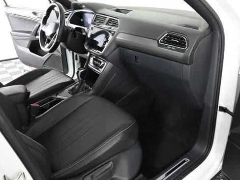 Certified 2022 Volkswagen Tiguan SE R-Line image 11