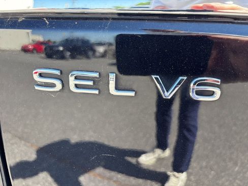 Used 2022 Volkswagen Atlas SEL Premium image 11