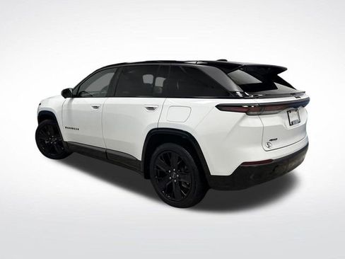 Used 2024 Jeep Wagoneer Launch Edition image 3