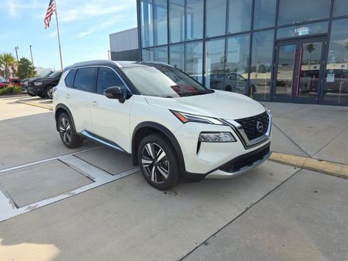 Used 2023 Nissan Rogue Platinum w/ Platinum Premium Package FWD image 2
