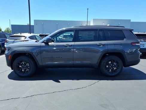 New 2026 Jeep Grand Cherokee L 4WD image 3