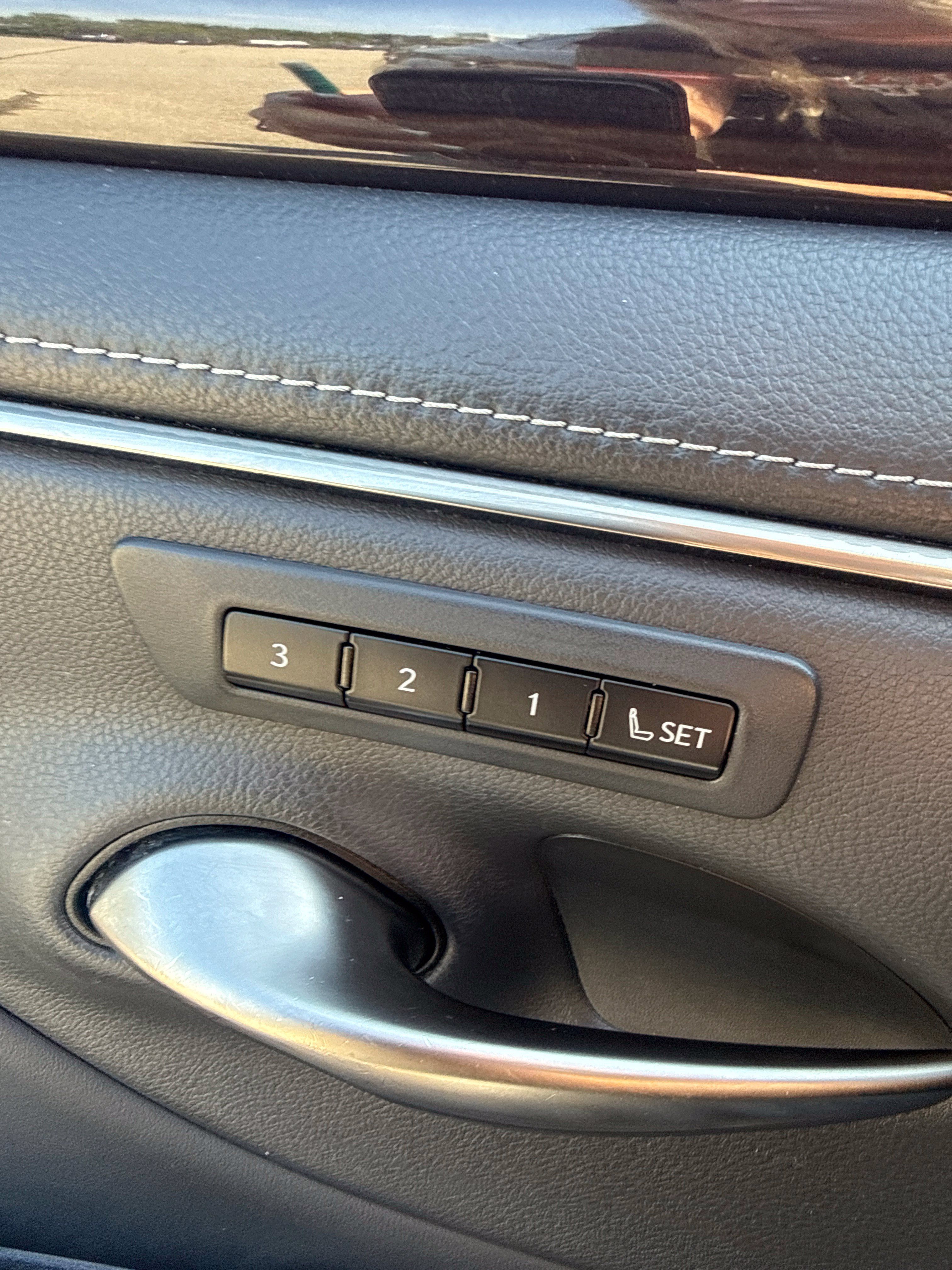 Used 2019 Lexus ES 350 w/ Premium Package FWD image 11