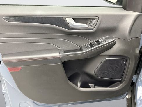 Used 2023 Ford Escape ST-Line w/ Tech Pack #1 image 9