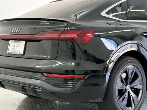 Used 2024 Audi Q8 e-tron Premium Plus w/ Premium Plus Package AWD/4WD image 27