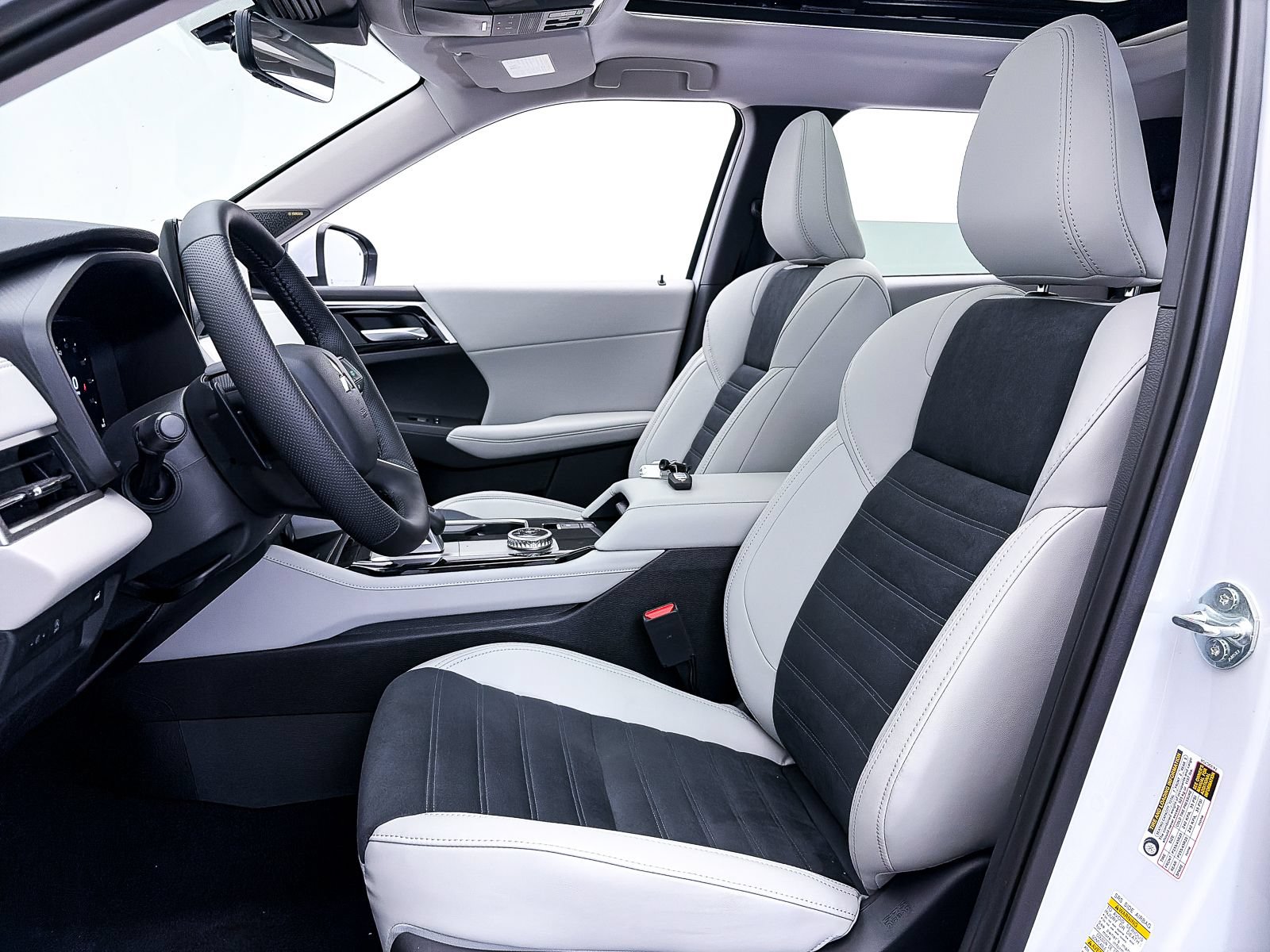 Used 2026 Mitsubishi Outlander SE FWD image 13