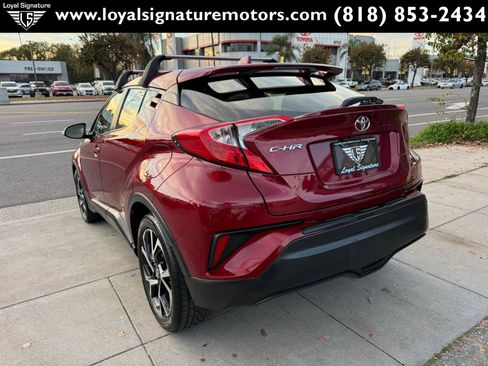 Used 2019 Toyota C-HR XLE image 5